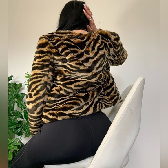 Banana Republic Women's Jacket Size XS Faux Fur Coat Collarless Animal Print - Picture 3 of 8